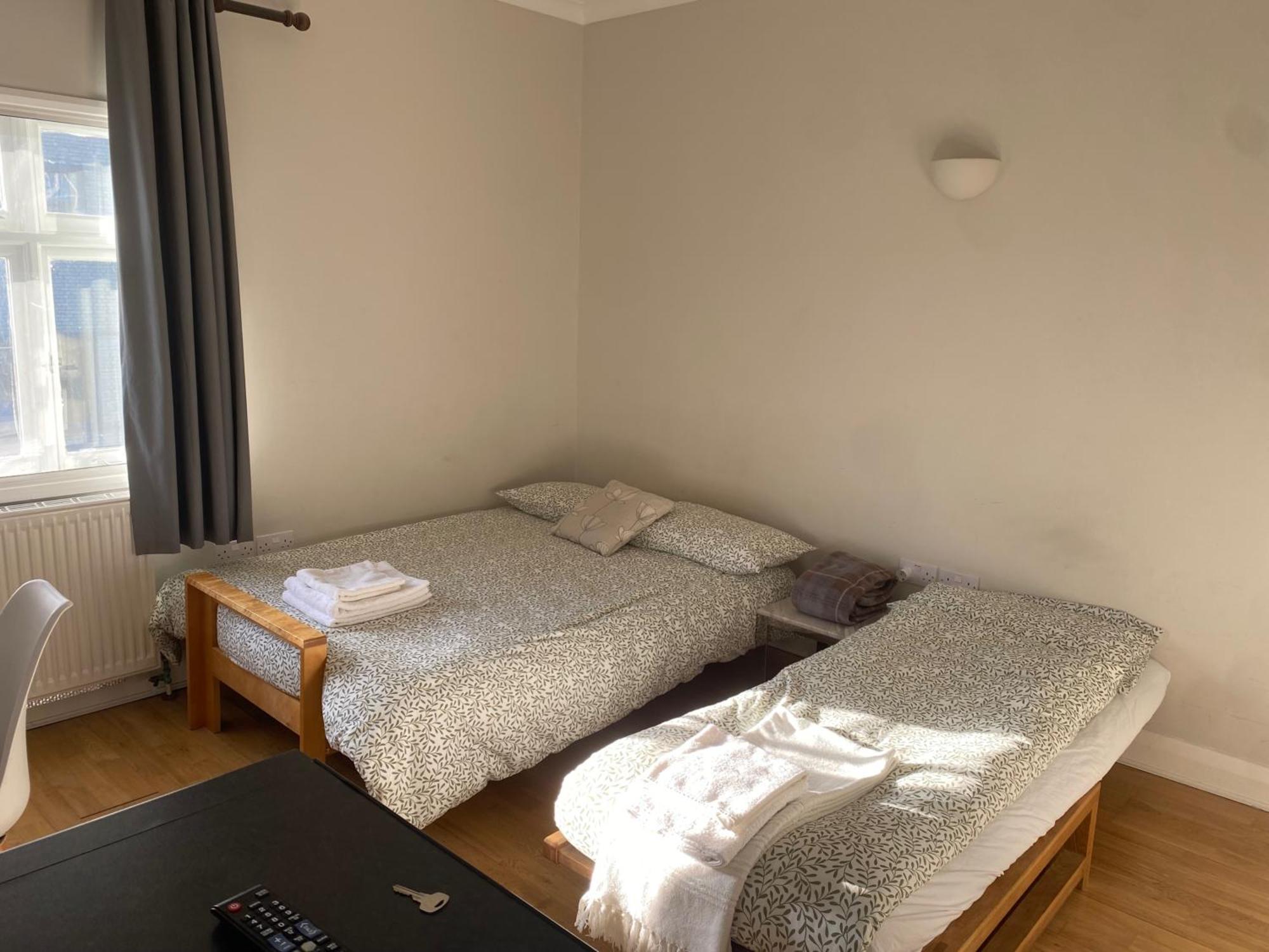 Victorian Building - Sleeps 5 - Pet Friendly Appartement Londen Buitenkant foto
