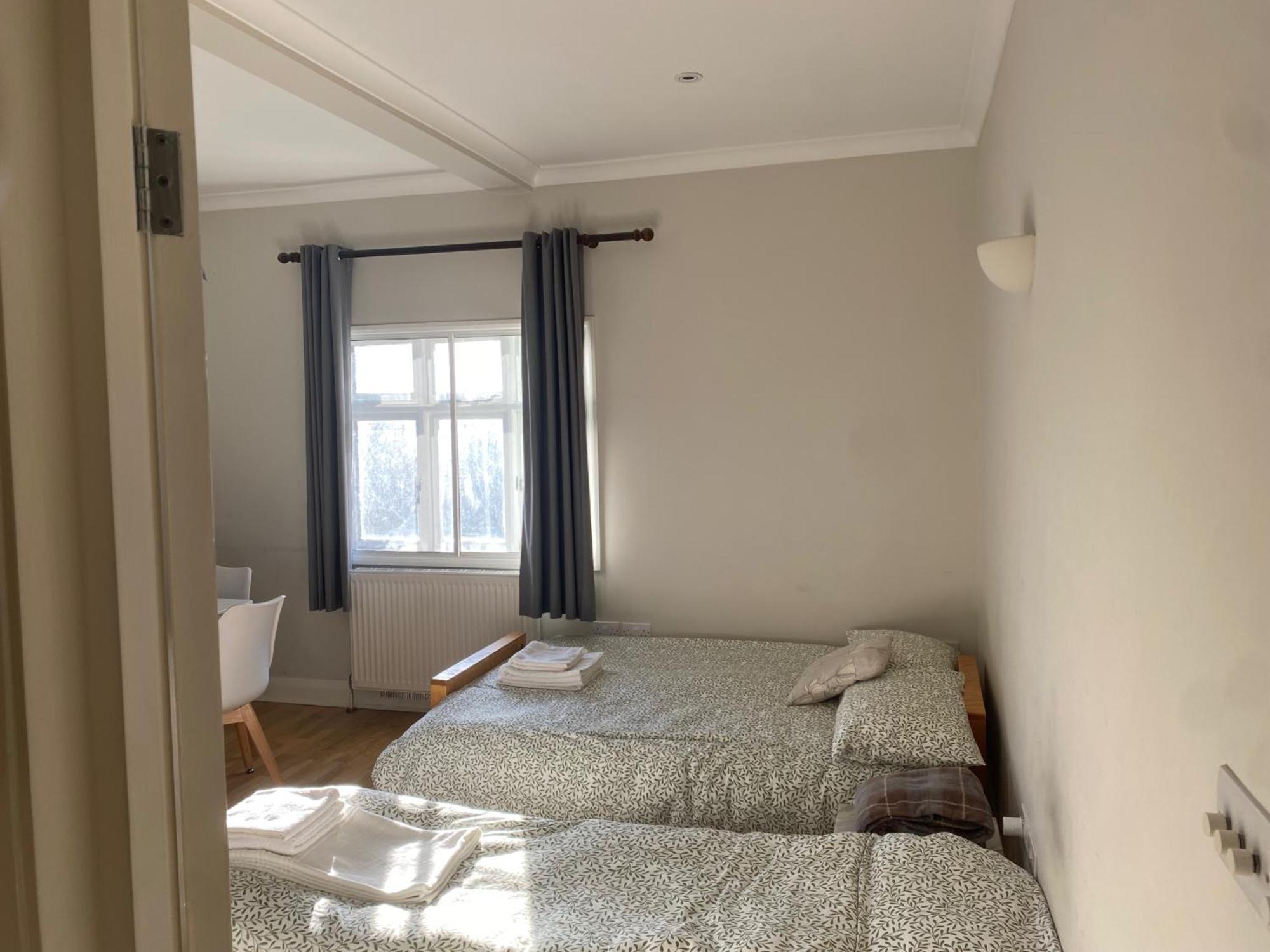 Victorian Building - Sleeps 5 - Pet Friendly Appartement Londen Buitenkant foto