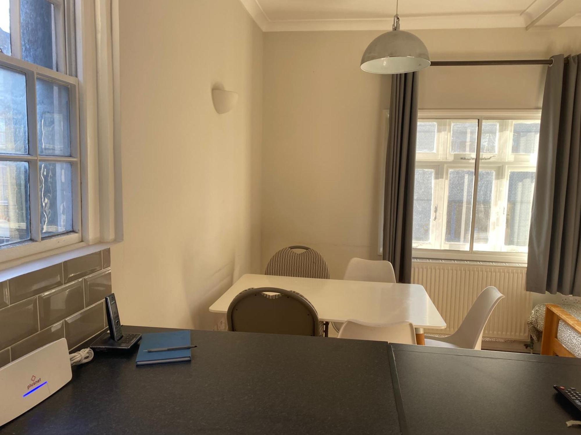 Victorian Building - Sleeps 5 - Pet Friendly Appartement Londen Buitenkant foto